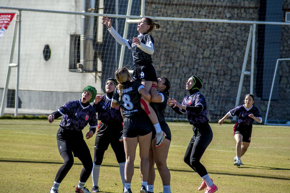 Photograph by DAMOUN POURNEMATI