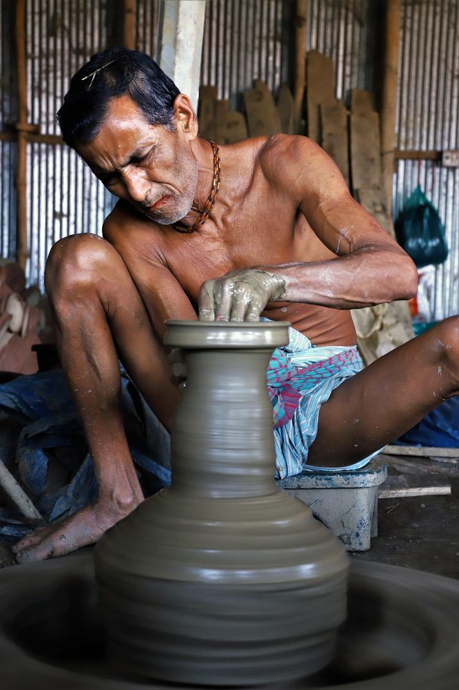 Artisans of pottery