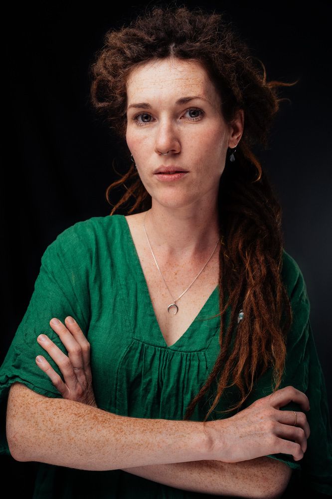 Эмигрантка