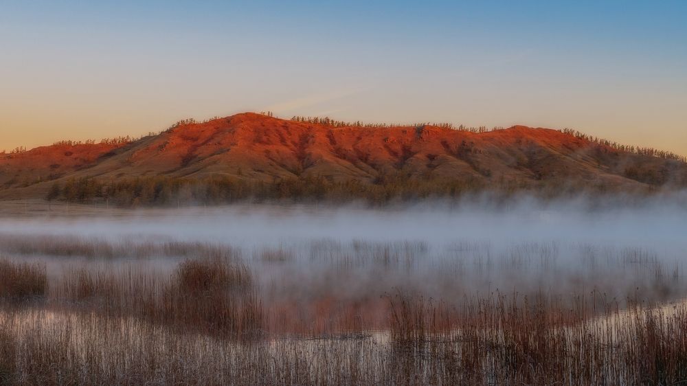 Утренний туман на озере Калкан