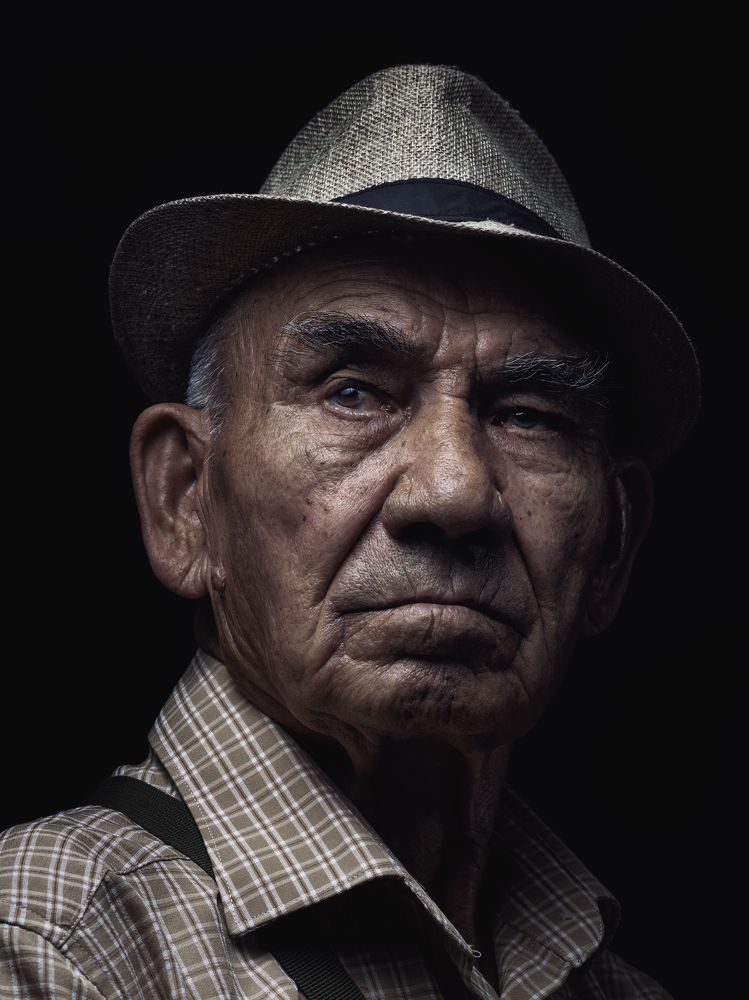 Photograph by Evgeniy Savikov