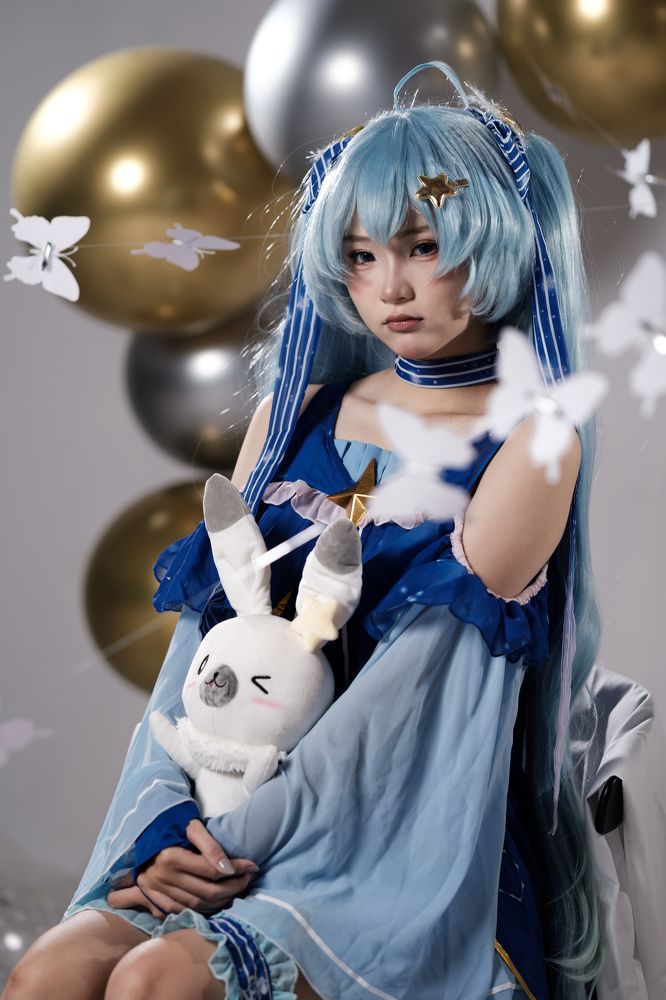 Cute cosplayer in noel event - Shino