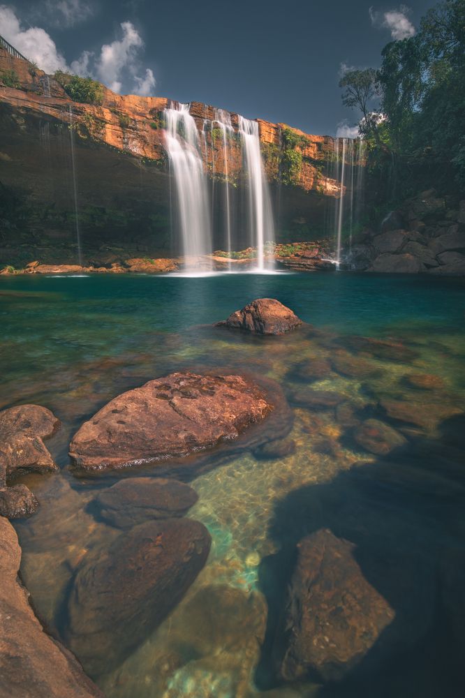 Cascade in green tranquility