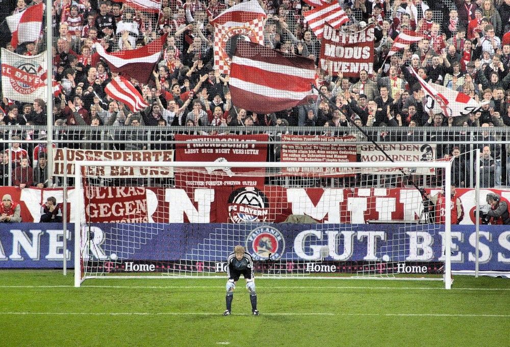 Оливер Кан - уверенность голкипера