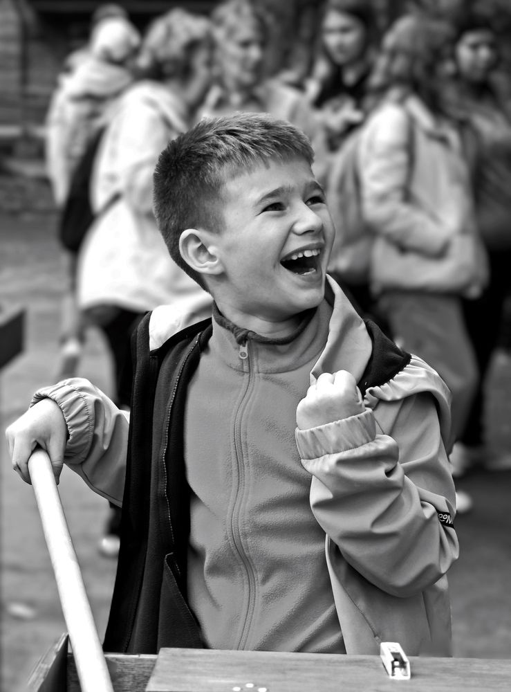 Радость от победы в игре.