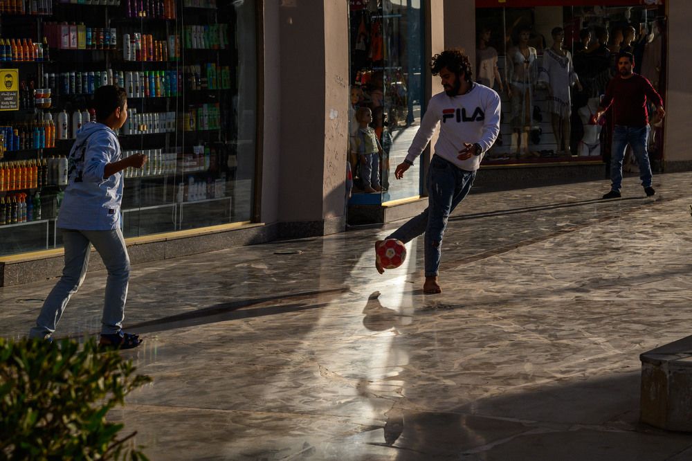 Photograph by Dimitri Bakhtadze