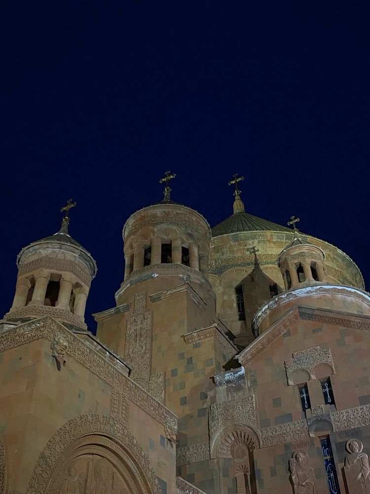 Фотография автора Meline Mikoyan