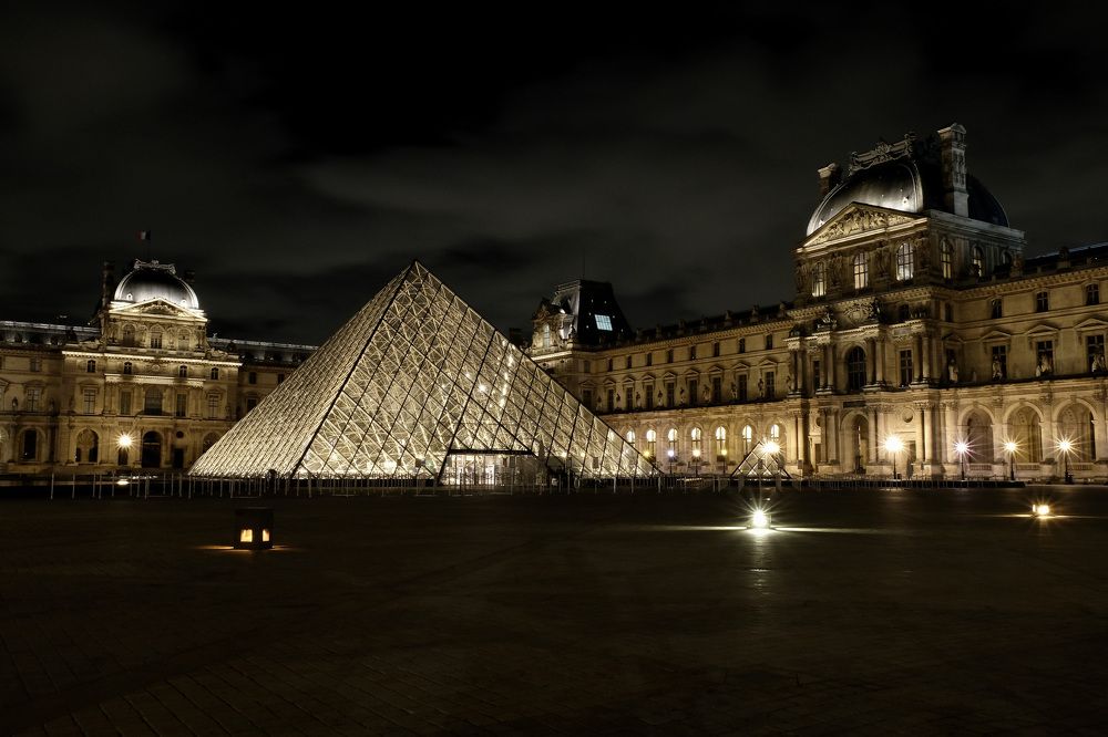 Louvre at night