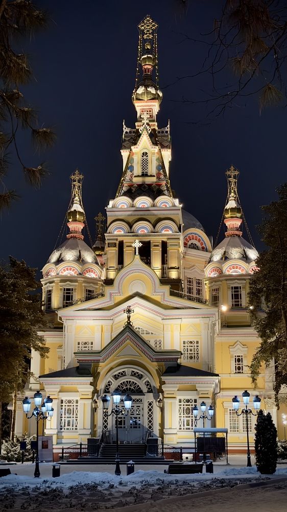 Вознесенский собор в ночи