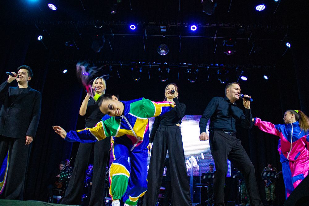 В вихре танца.