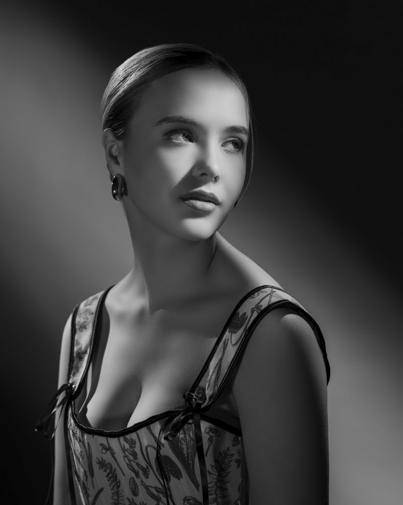 30's Hollywood style