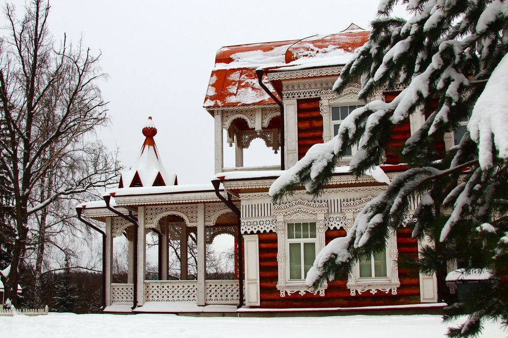 Резной и красивый...