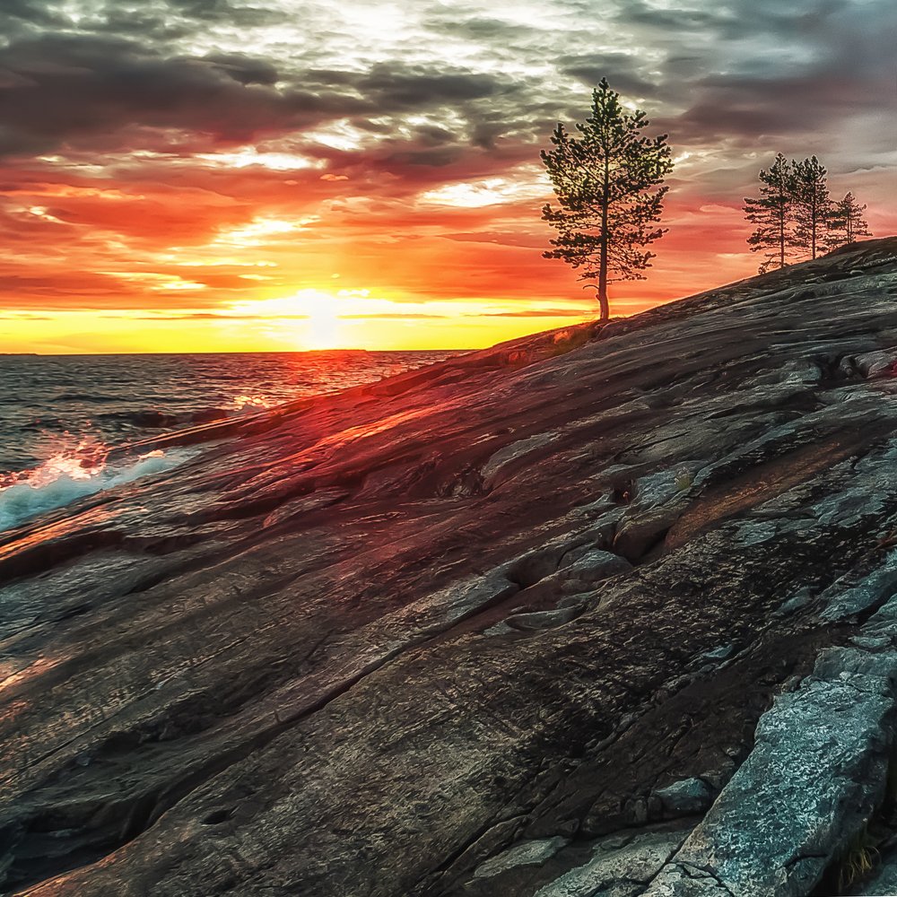 Закат на Онежских петроглифах