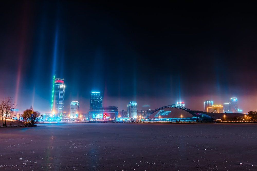 Световые столбы над Минском