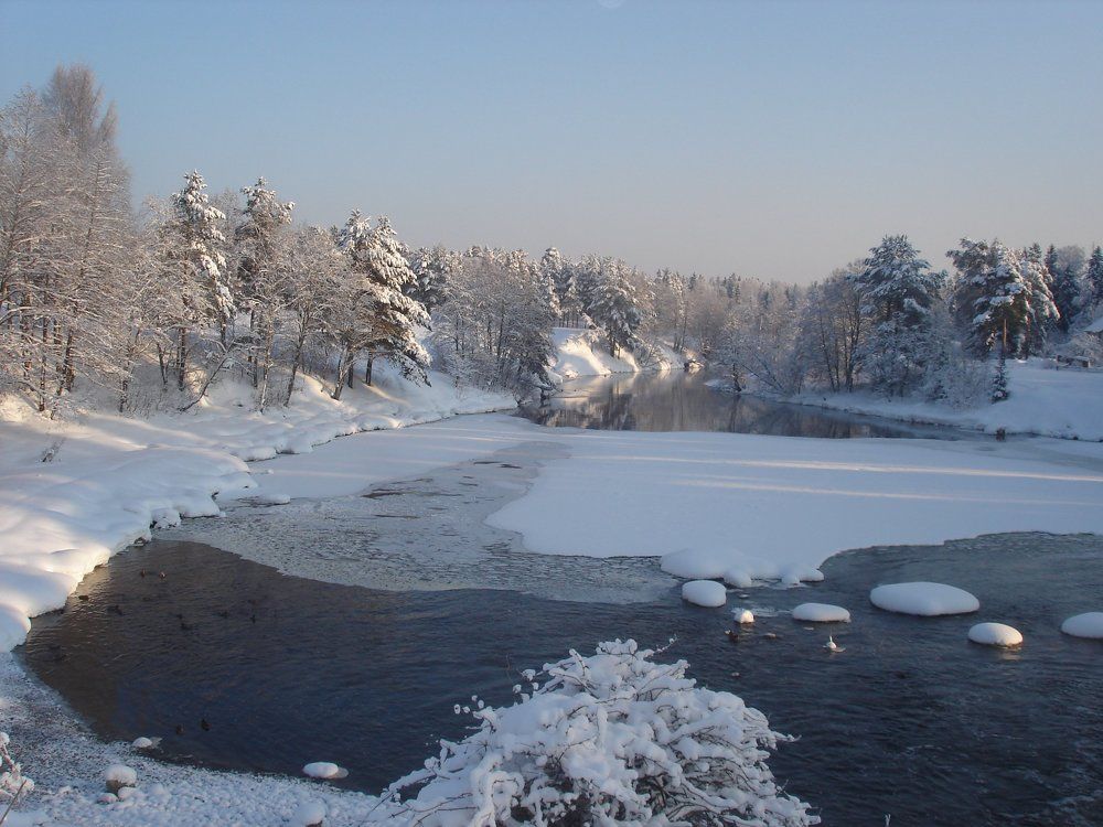 зимняя река
