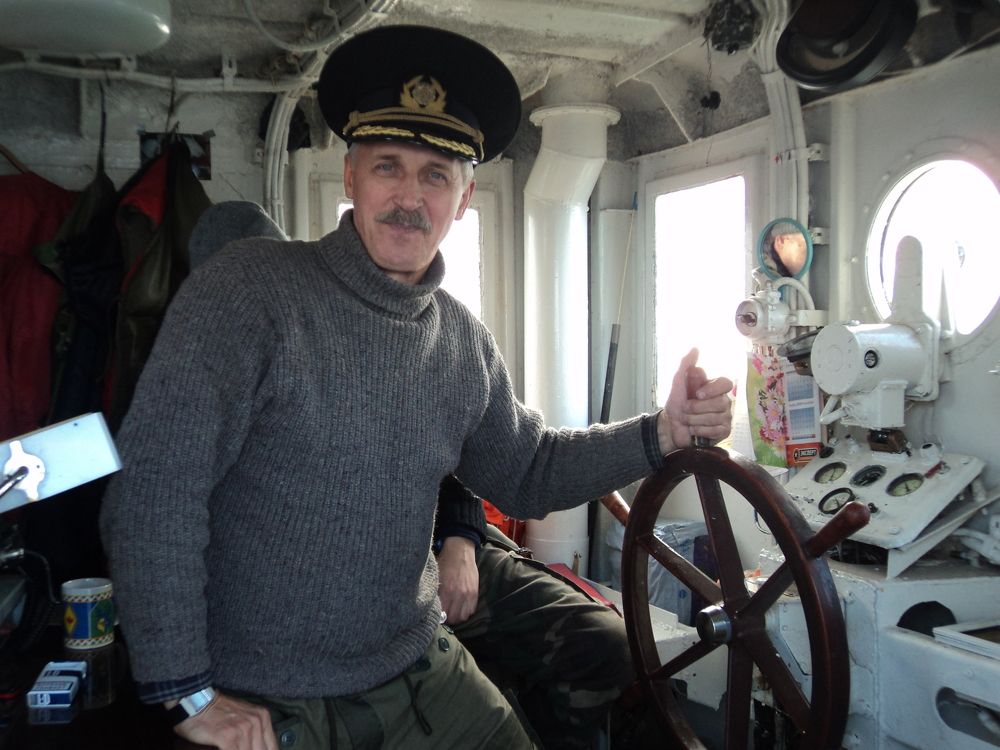 за штурвалом