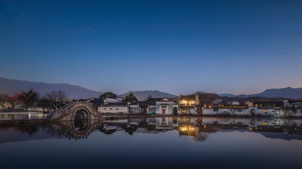 Photograph by Ni Bruce