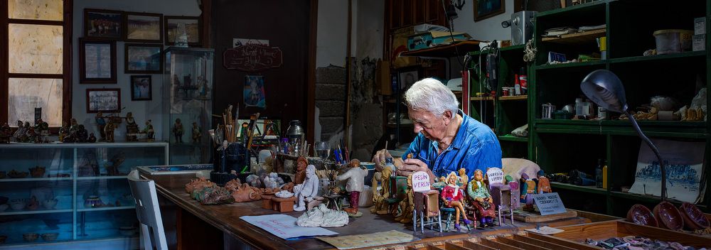 Master Artist at Work