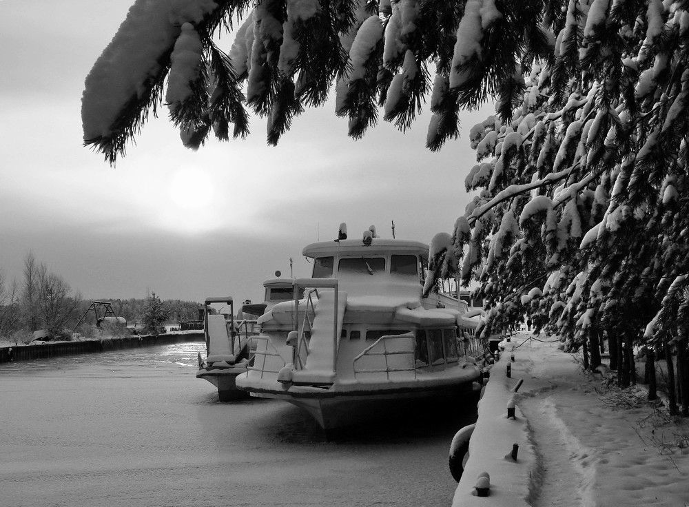 На зимней стоянке