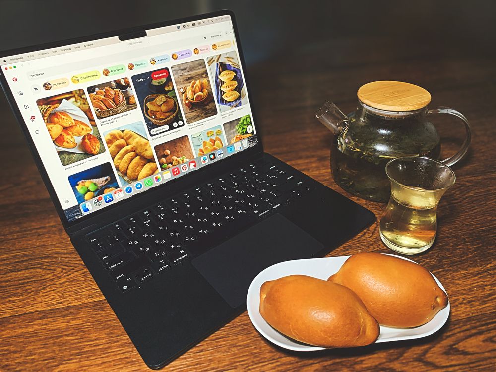 Пирожки и зеленый чай