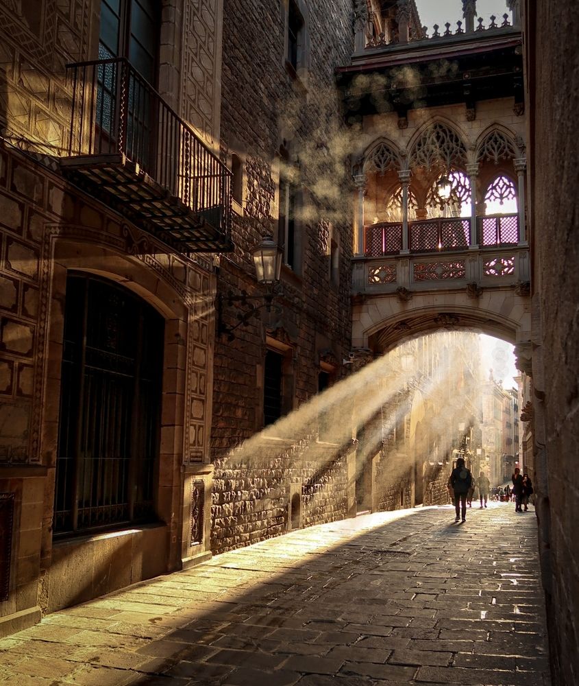 Арка поцелуев.