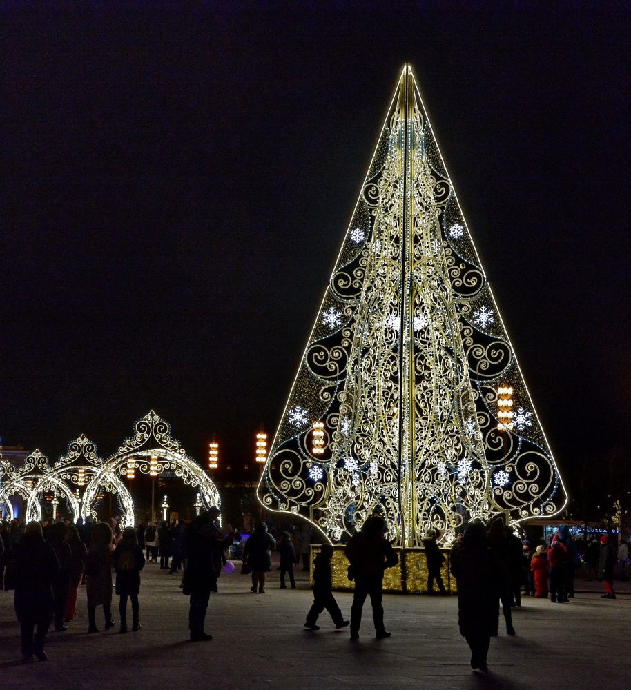 Праздничная ёлка