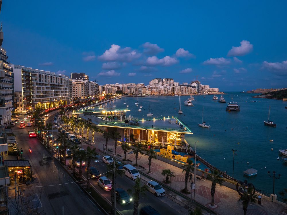 Вечер лёгкого дня.