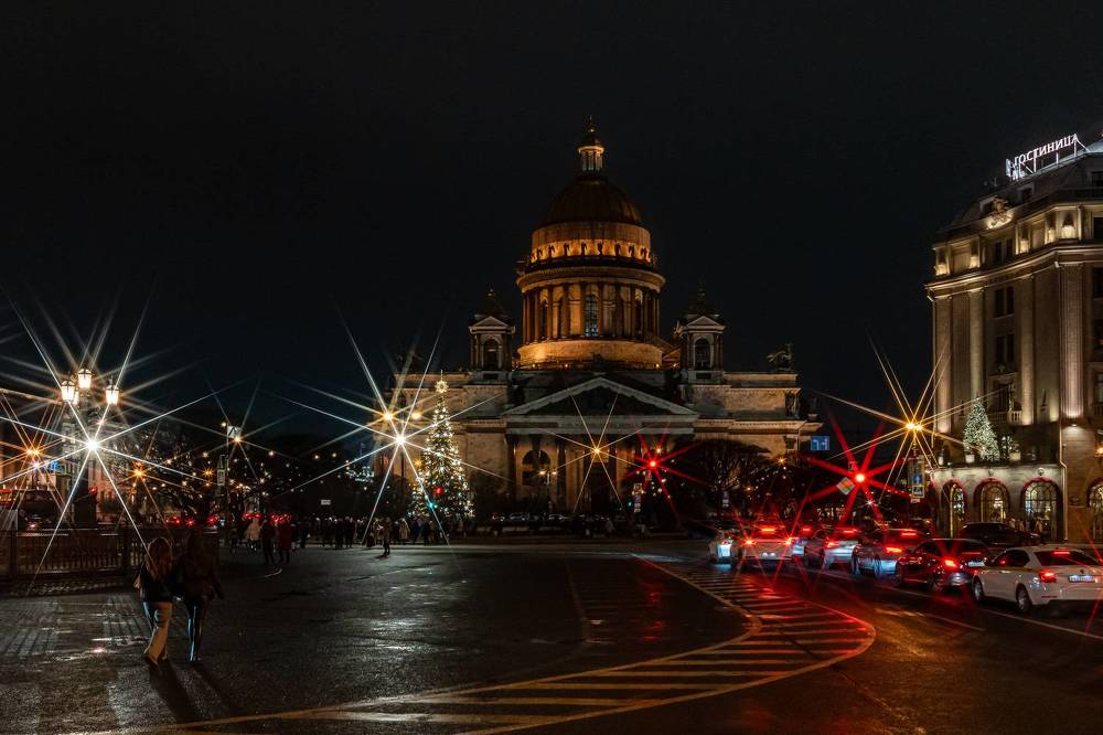 Ёлка у Исаакиевского собора