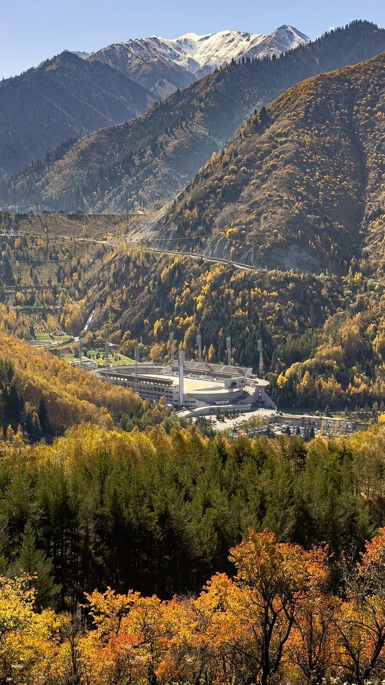 Высокогорный каток «Медеу» в осенних красках