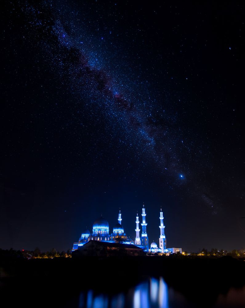 The Majestic Sheikh Zayed Solo Mosque Under the Starry Night