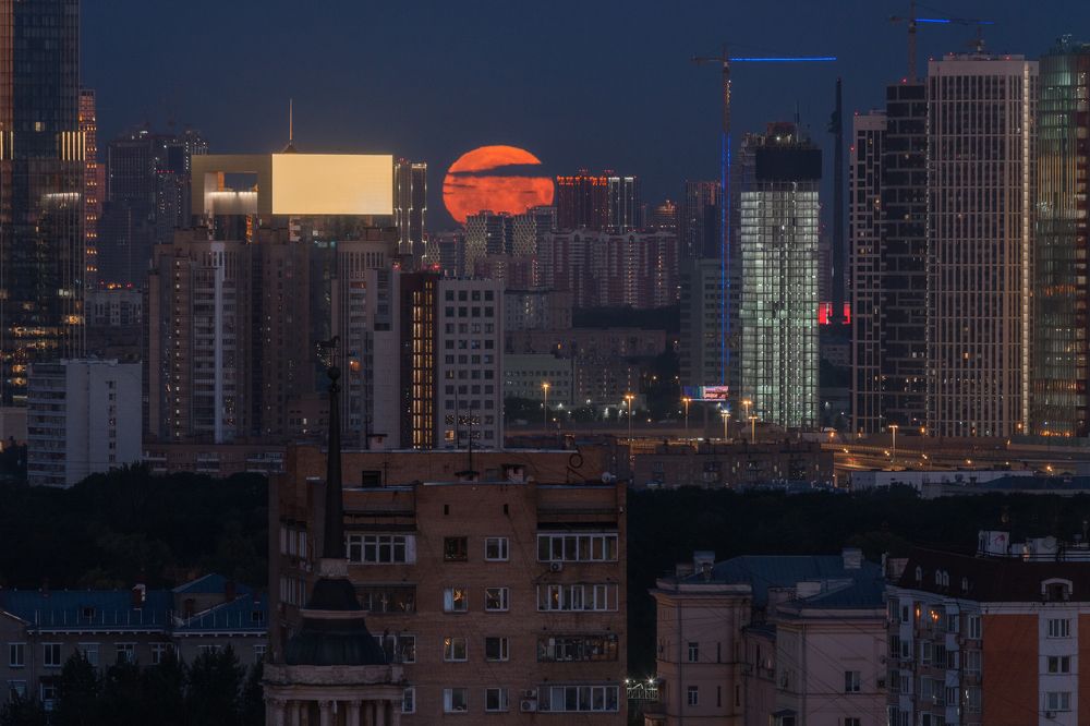 Летнее полнолуние в Москве