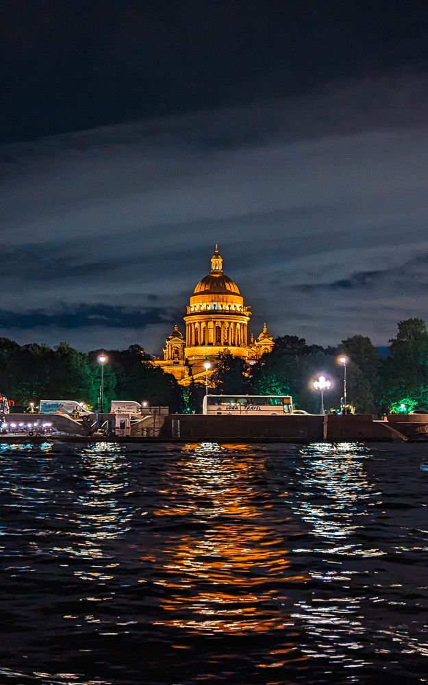 Фотография автора Евгений Петросян