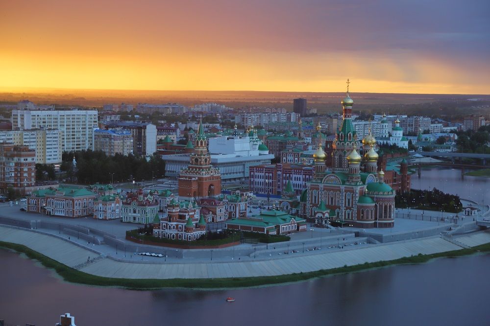 Золотой дождь в городе