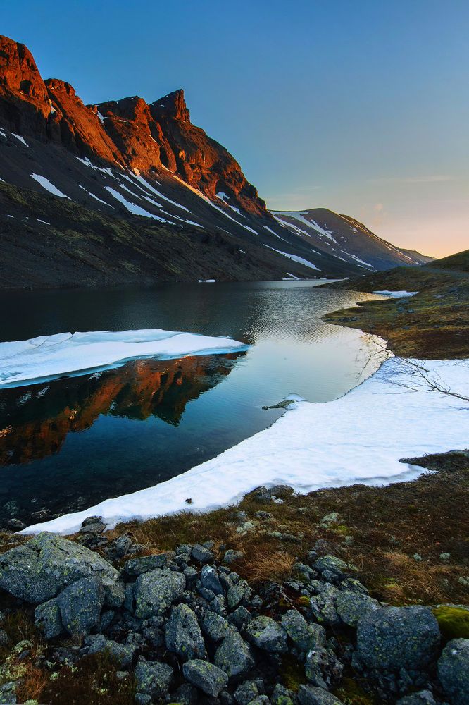 В лучах полуночного солнца