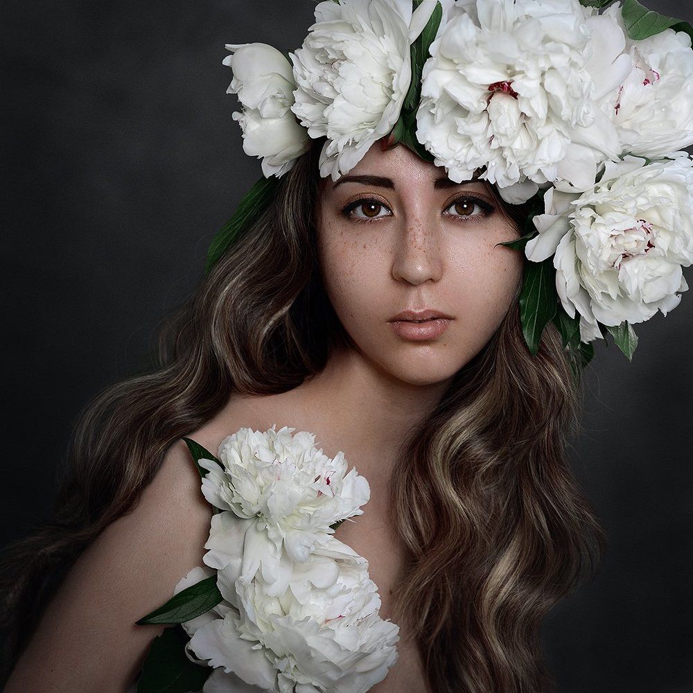 Девушка-пион