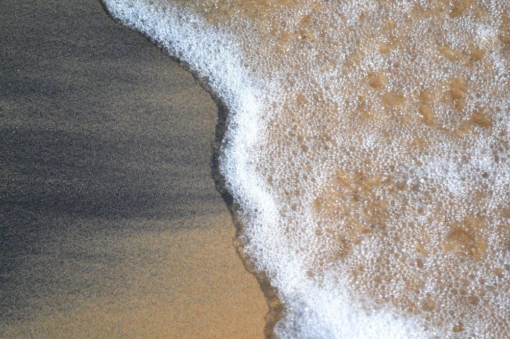 Побережье священного озера Байкал во время пожаров