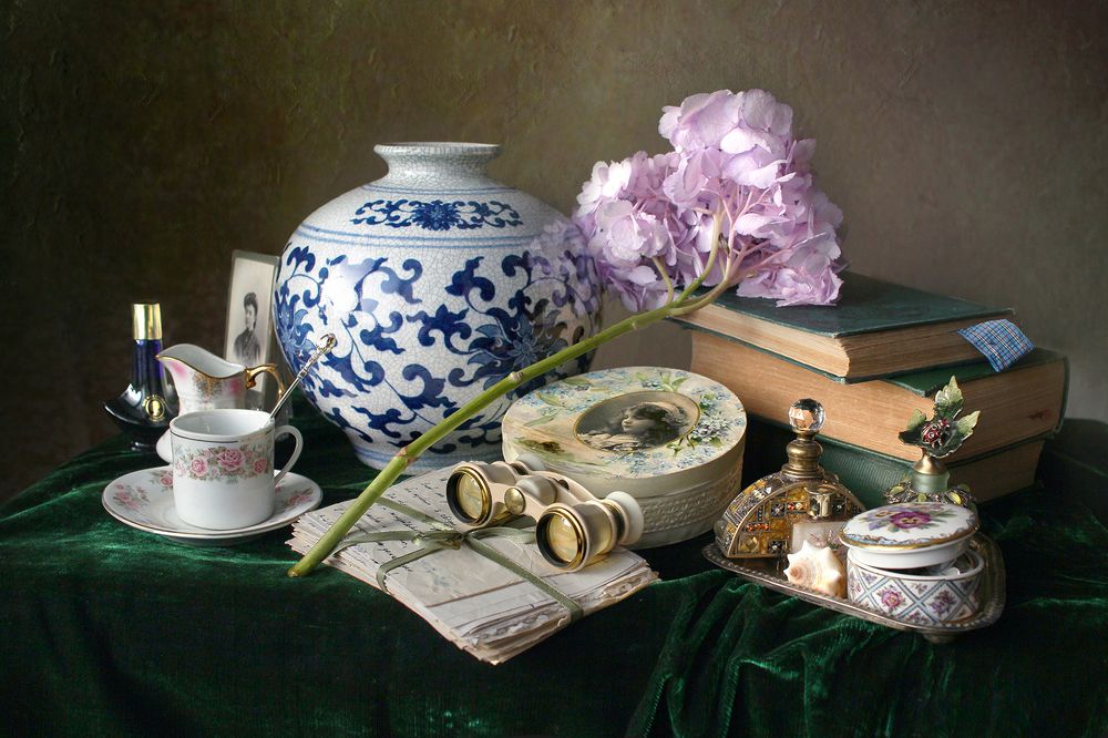 На дамском столике