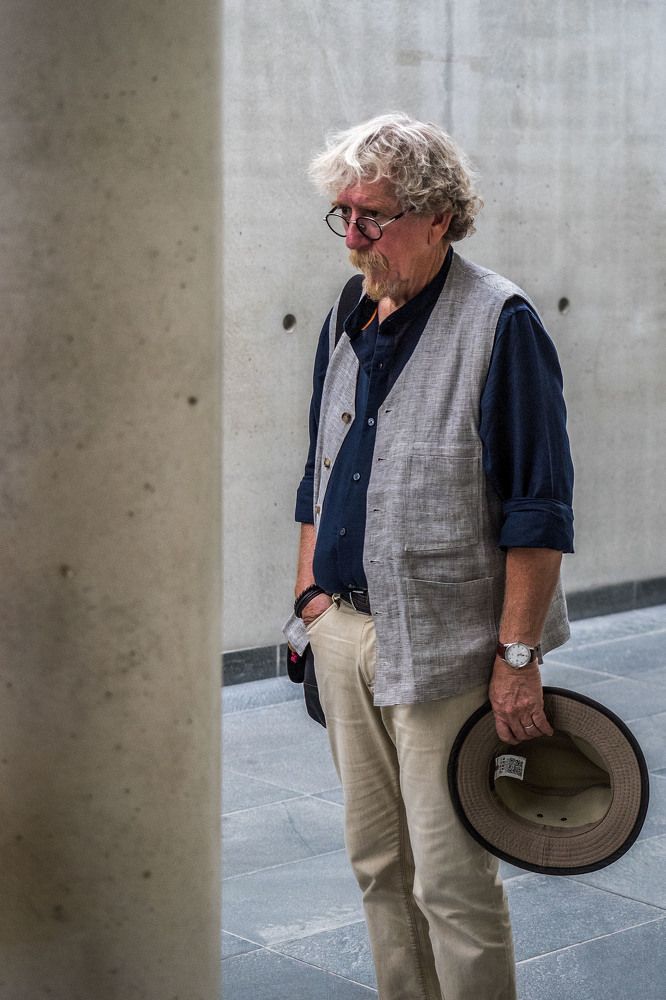 Сомневающийся.