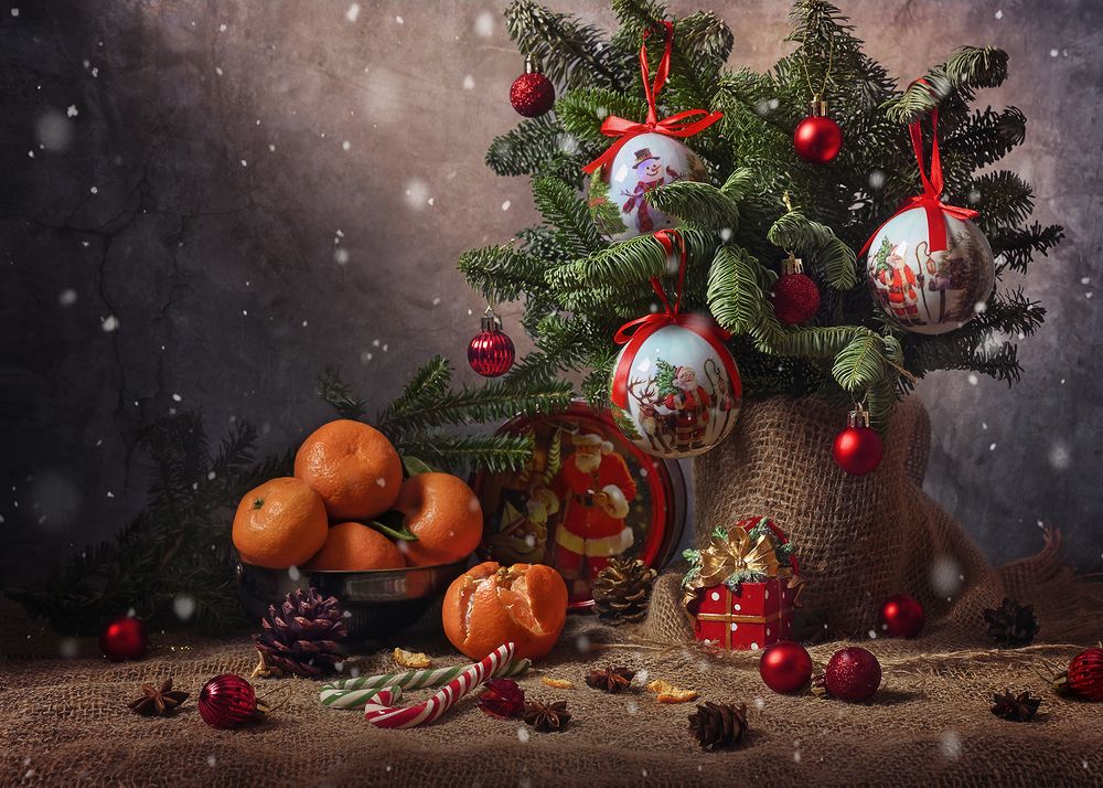 Here comes Santa Claus