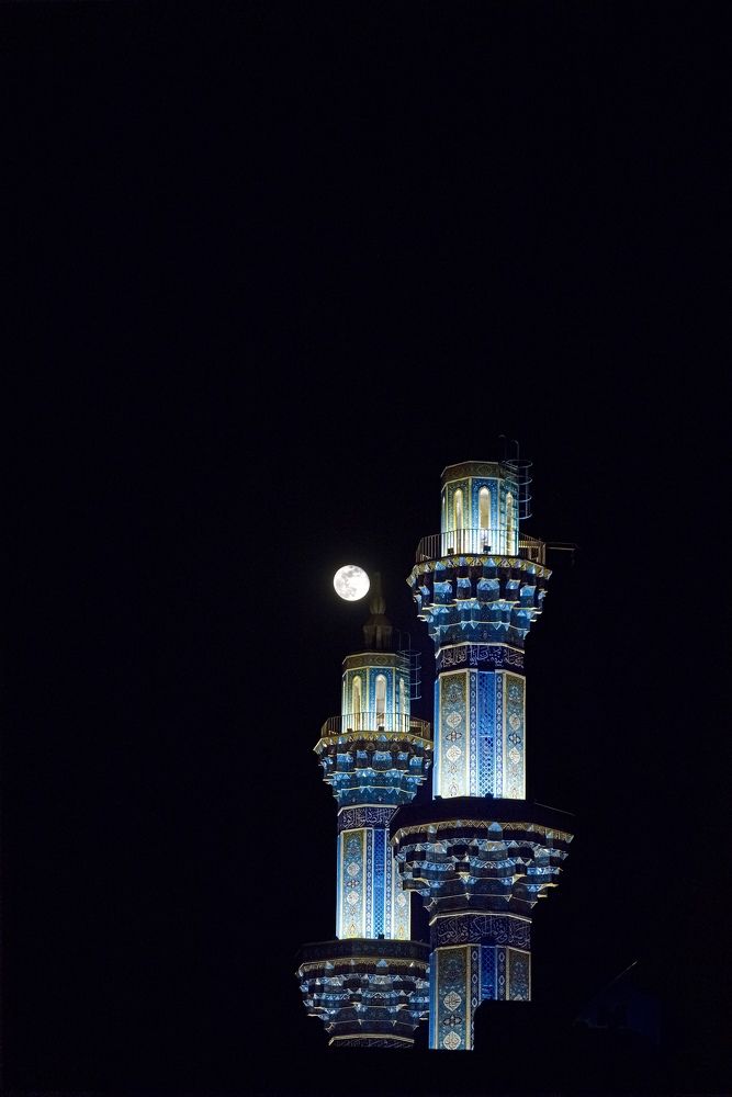 Photograph by Amir Negaresh