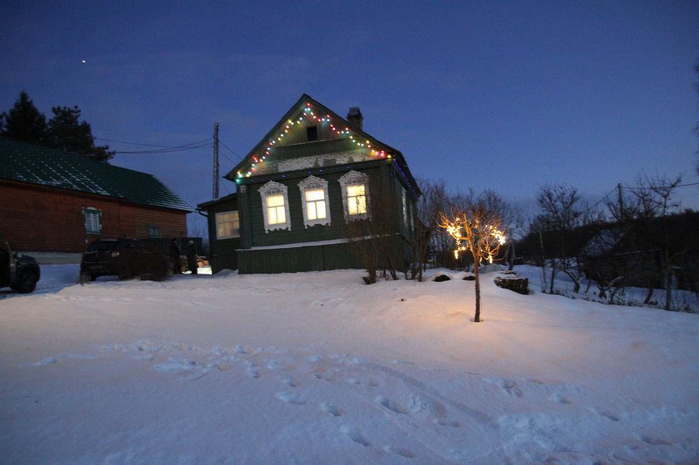 Домик за городом заснеженный-" как картинка".