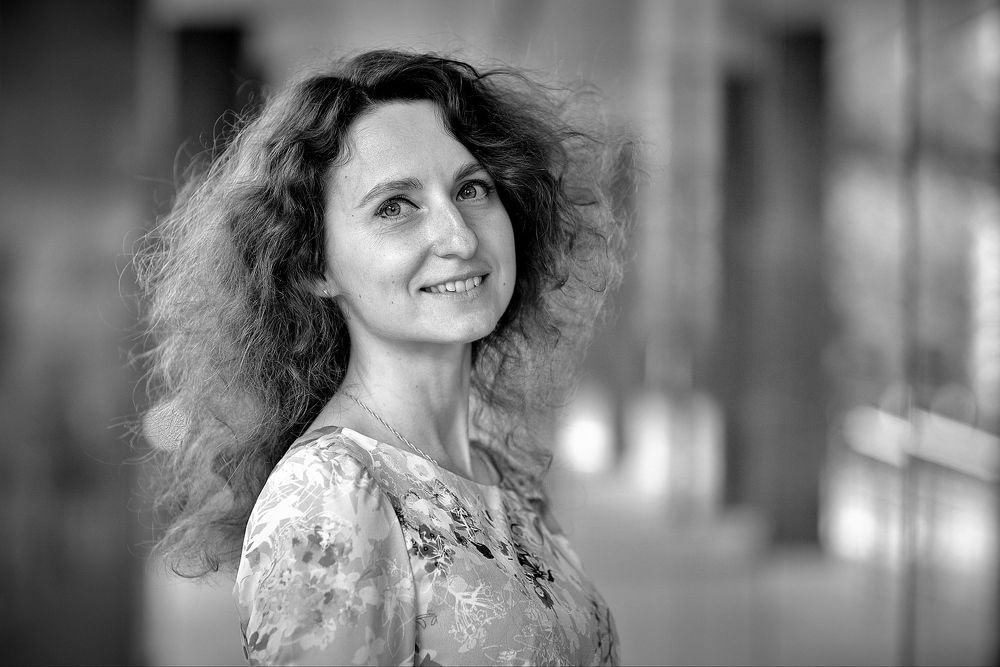 Уличный портрет с естественным светом.