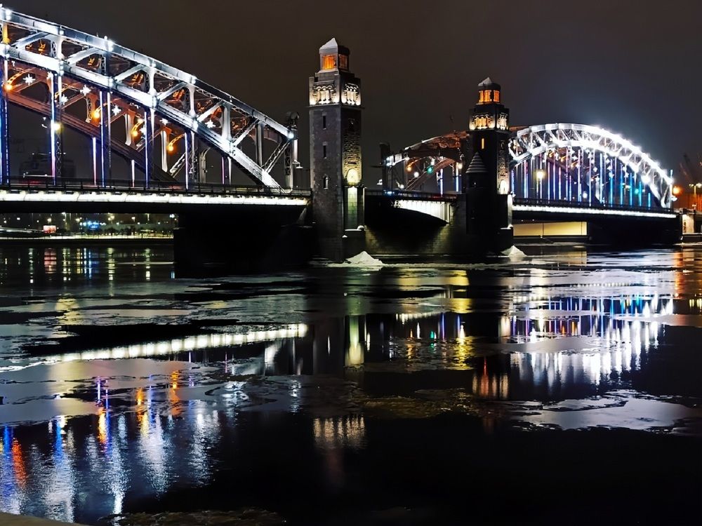 В ожидании чудес. Рождество 2025. Огни большого города и Невушка-Нева