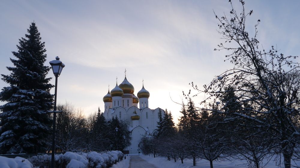 Успенский собор зимой.