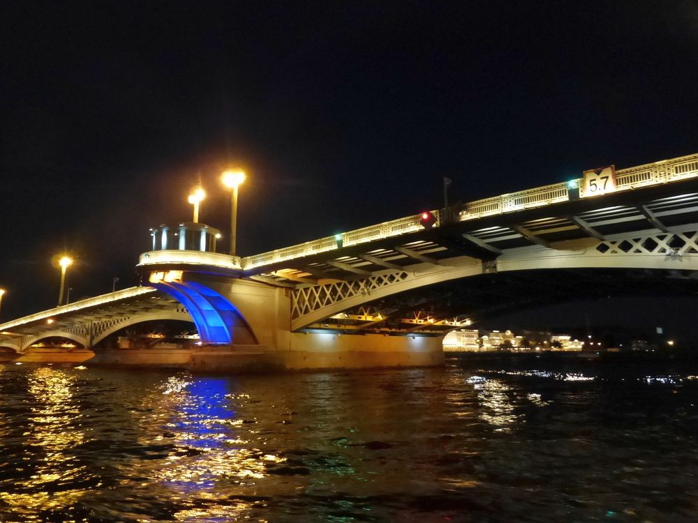 Ночной мост