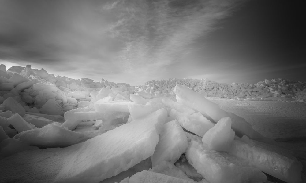 В морских торосах