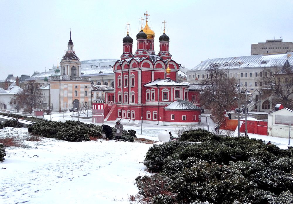 Заснежило в городе