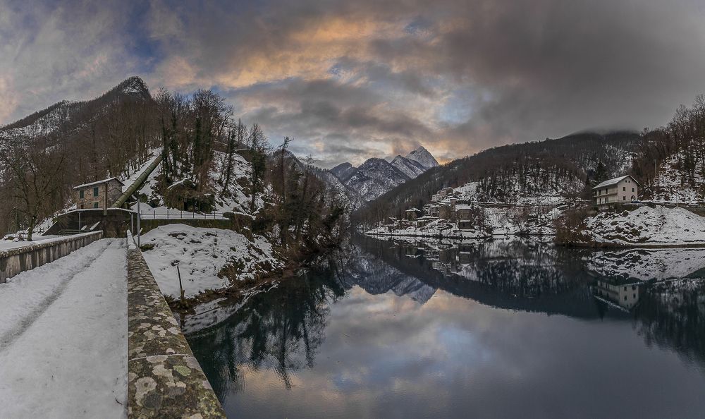 Il lago sospeso tra cielo e terra