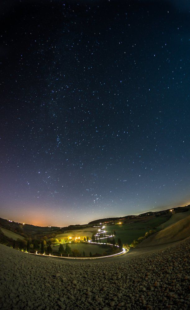 ЗВЕЗДНАЯ НОЧЬ НАД ПЬЯНОЙ ДОРОГОЙ. Из серии "Toscana - amore mio"