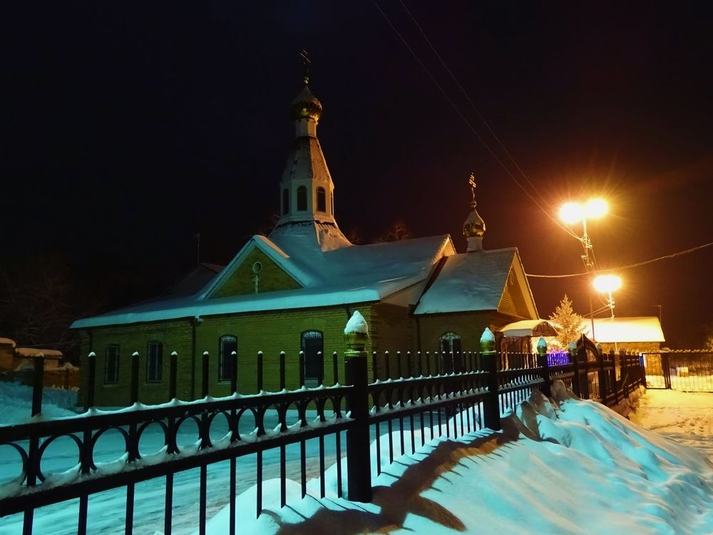 Зима, ночь, храм.
